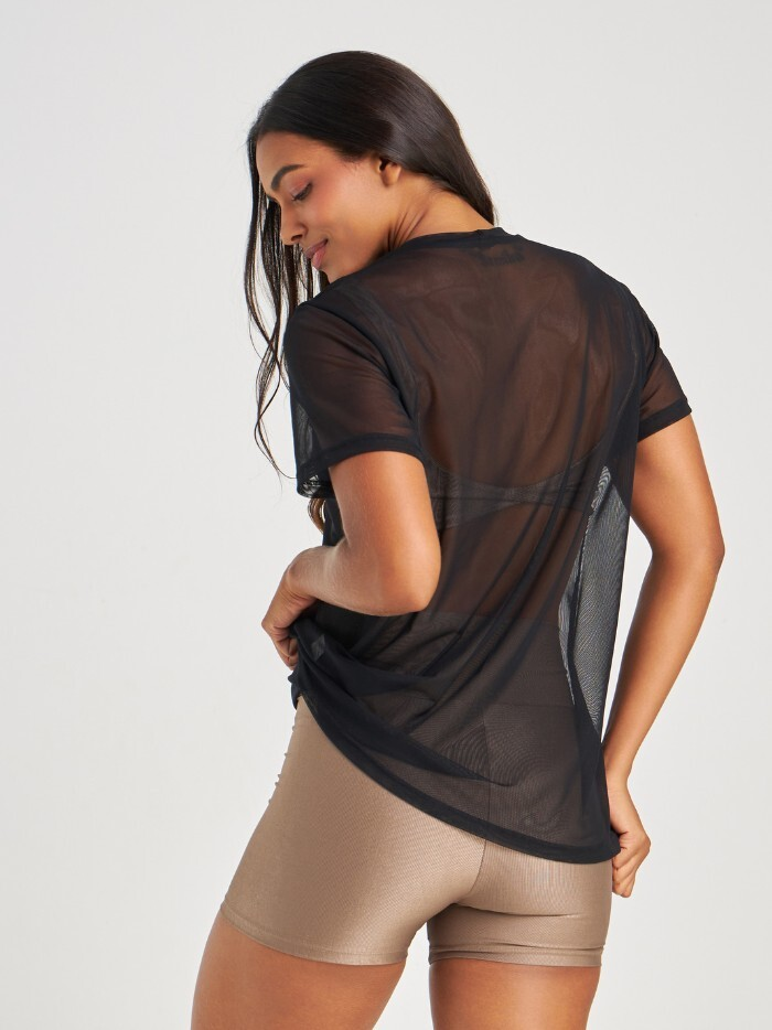 Alternative view of BLUSÃO TELA PRETO