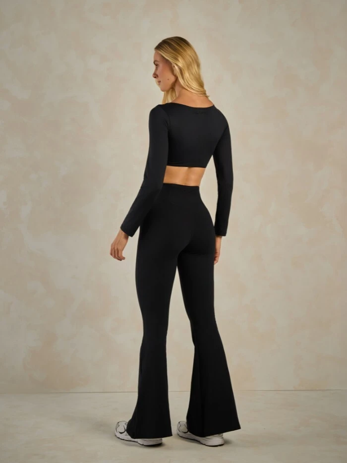 Alternative view of CALÇA FLARE LUISA PRETA